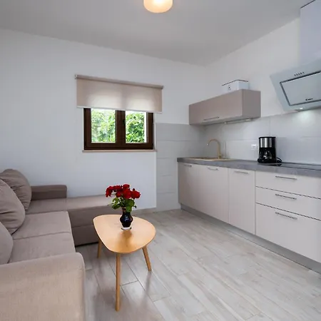 Luxurious In * Golaš